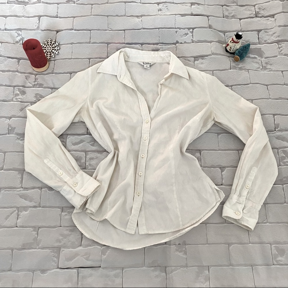 Lilly Pulitzer white button down v neck size 6